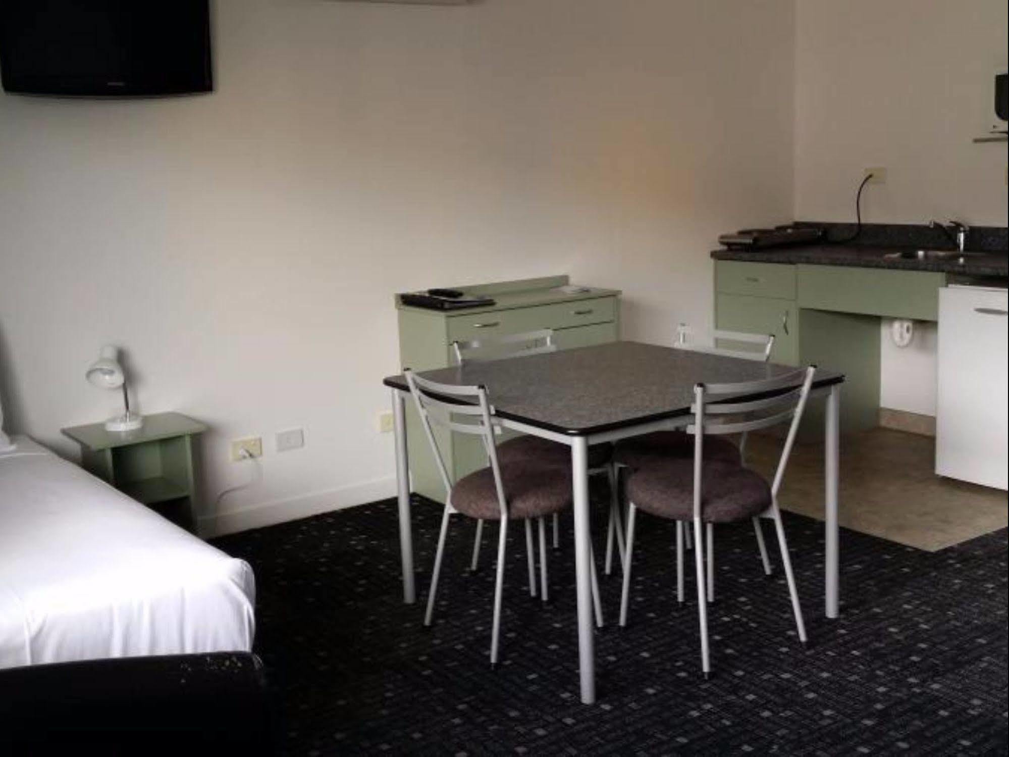 Asure Abode On Courtenay Motor Inn New Plymouth Dış mekan fotoğraf