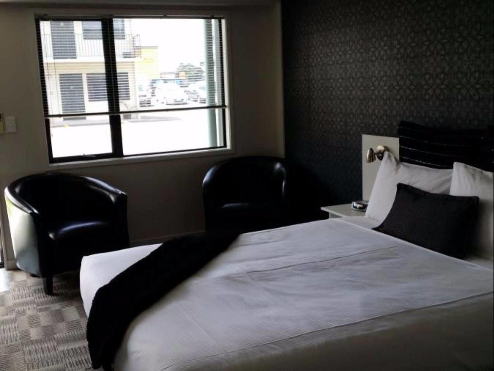Asure Abode On Courtenay Motor Inn New Plymouth Dış mekan fotoğraf